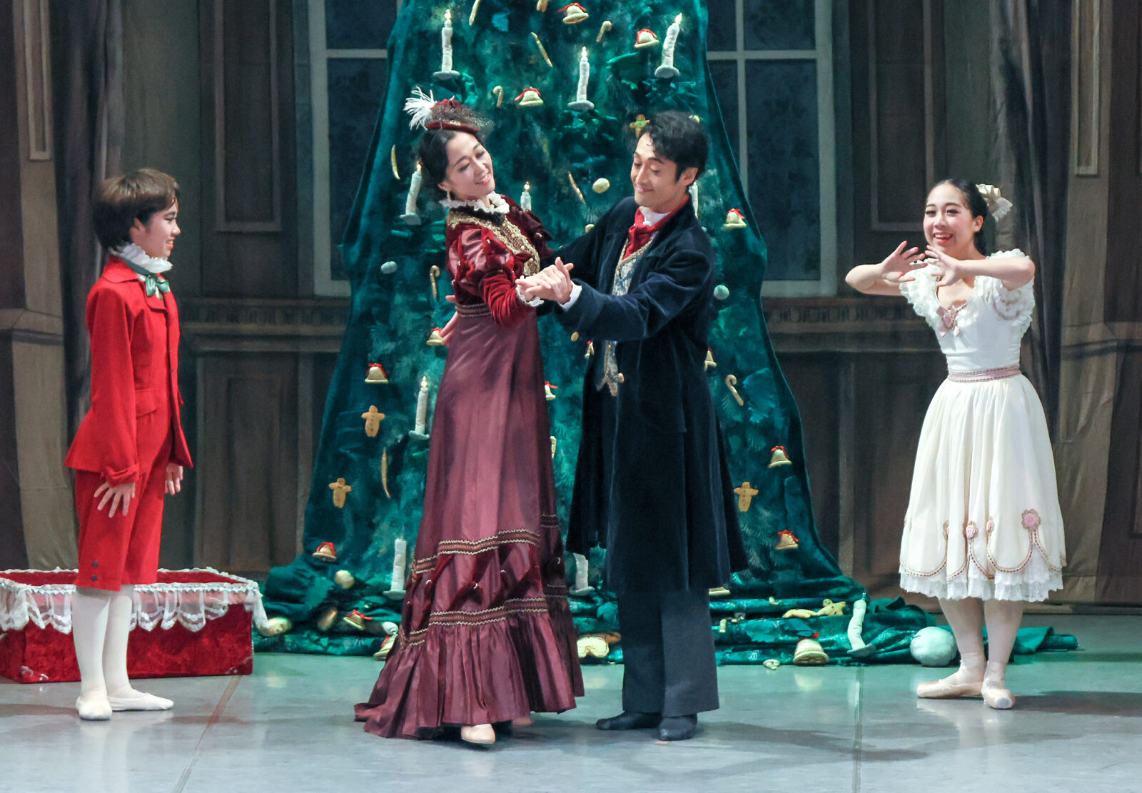 「クルミ割り人形」第1幕