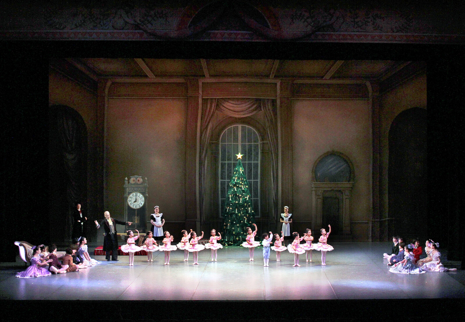 「クルミ割り人形」第1幕