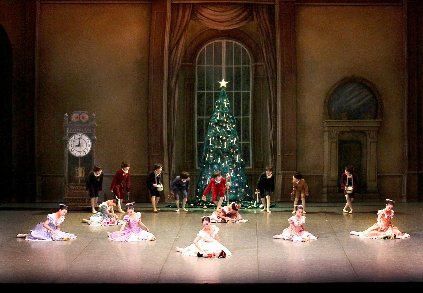 「クルミ割り人形」第1幕